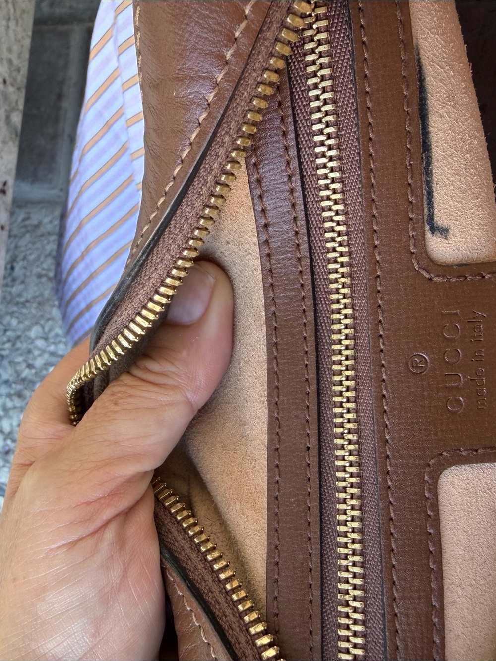 Gucci Brown GG Supreme Crossbody with Gold Horsebit - Picture 5 of 8